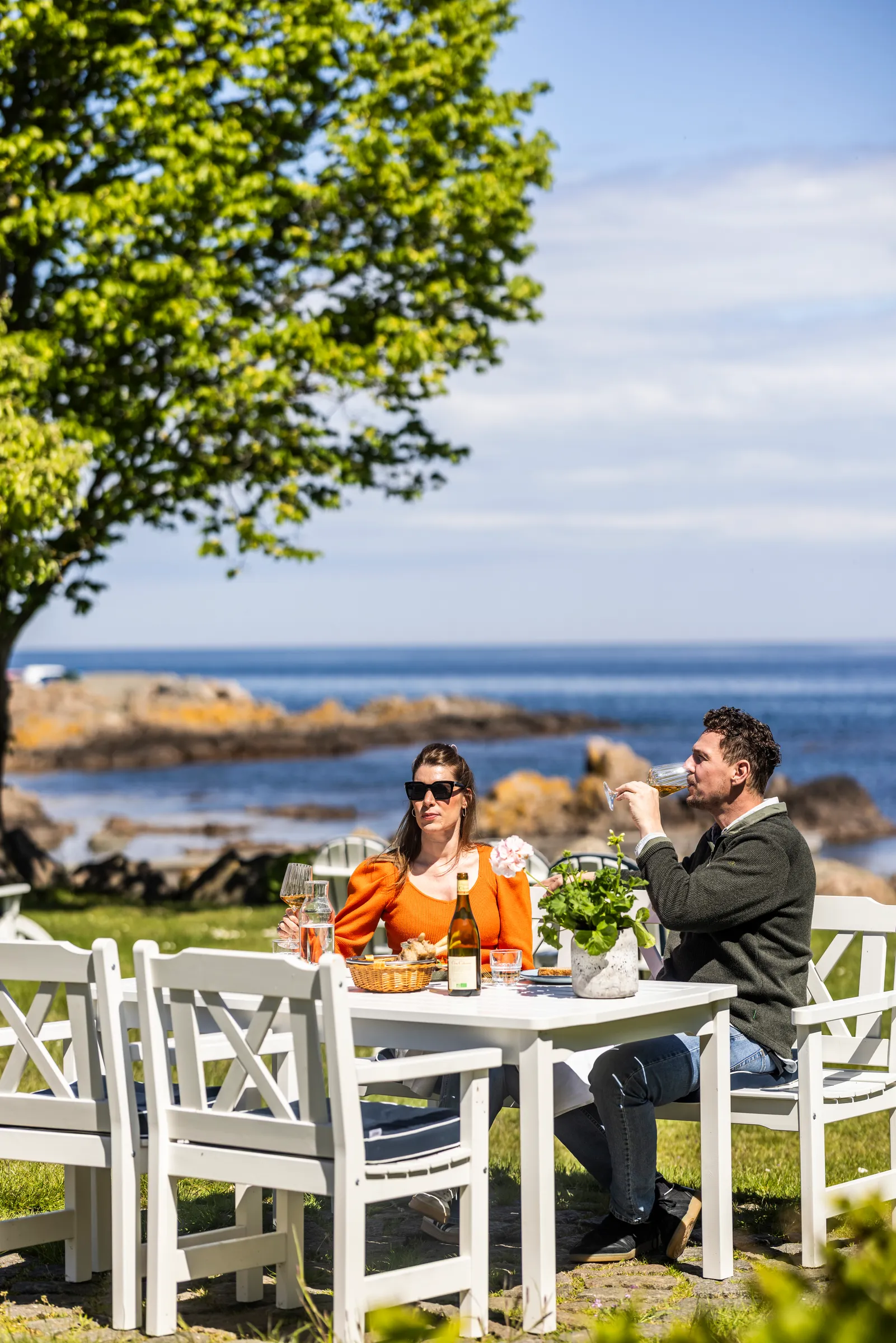 Garten mit Meerblick im Allinge Badehotel